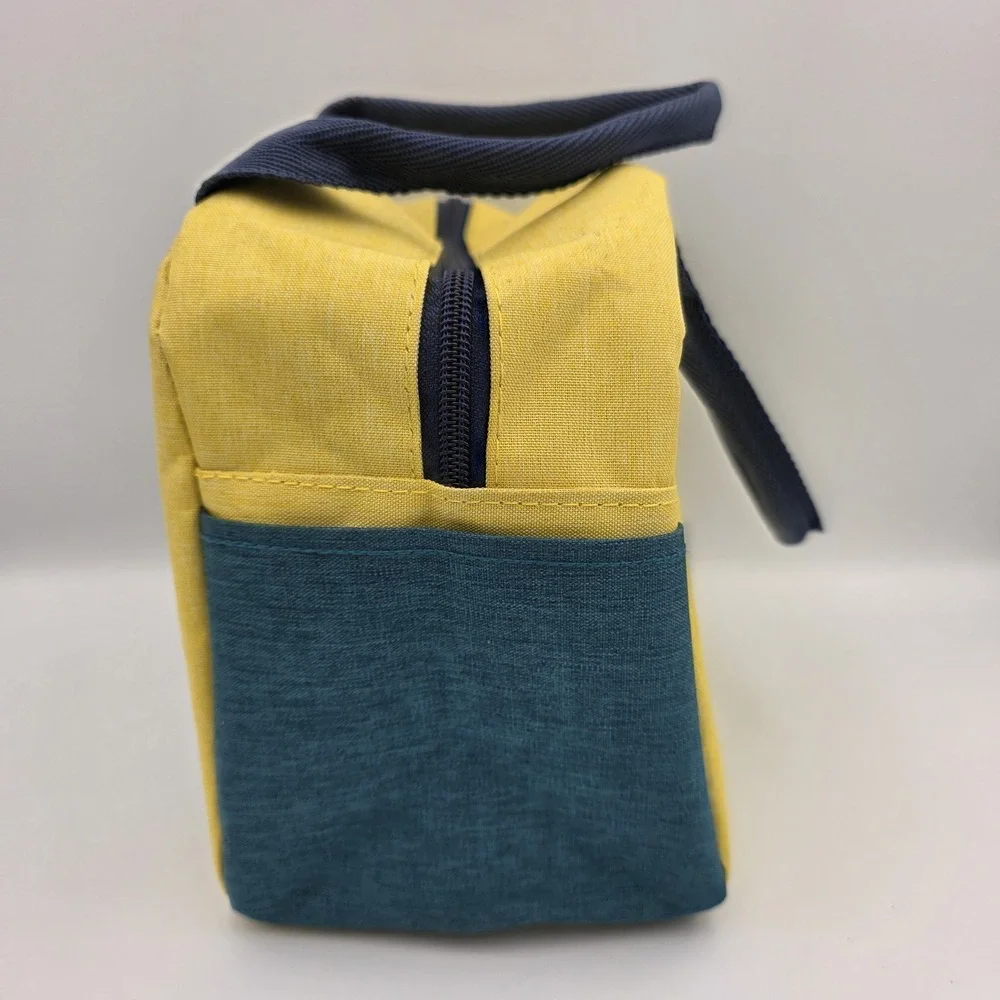 Disney Winnie The Pooh Lunch Bag Thermal Lining Zipper Handles Yellow Green